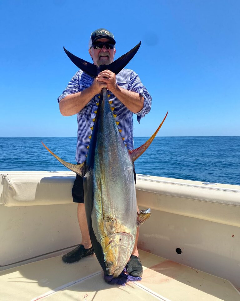 Expedición de pesca a Barra de Navidad.